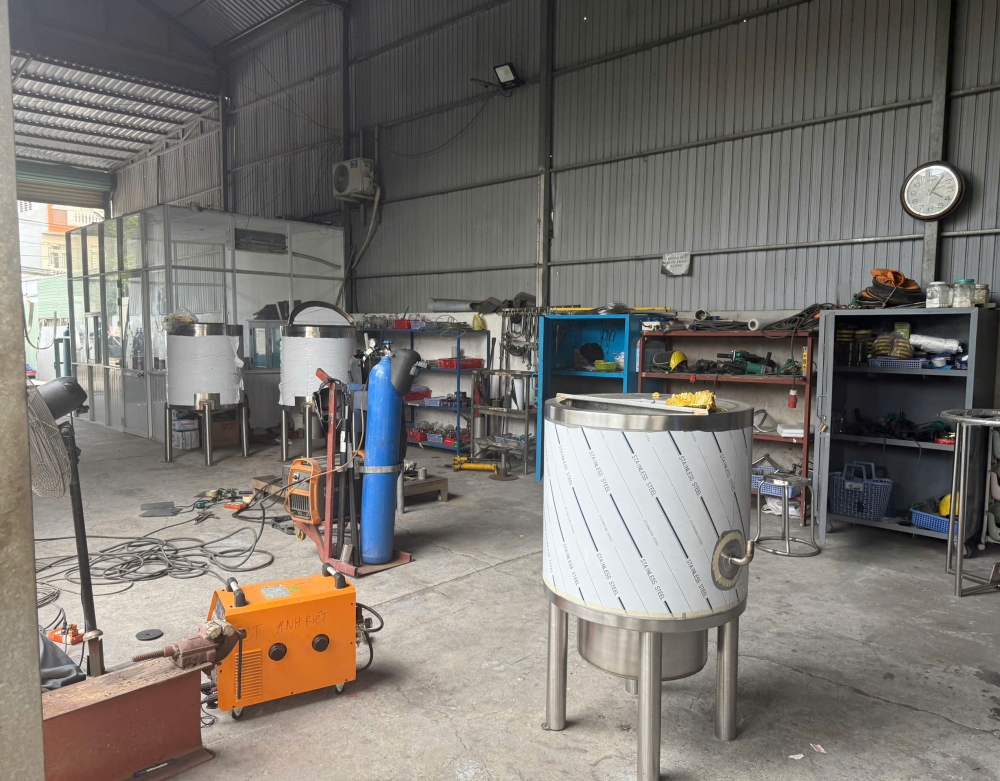 BỒN KHUẤY THUỐC THÚ Y  