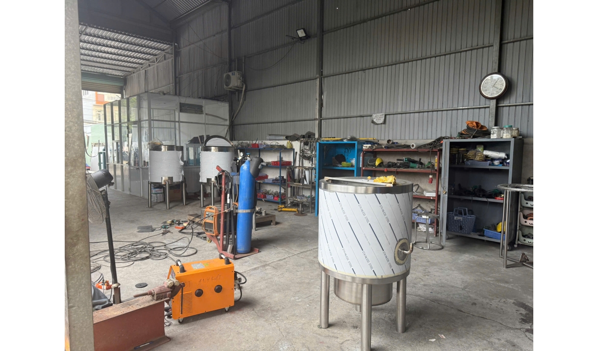 BỒN KHUẤY THUỐC THÚ Y  