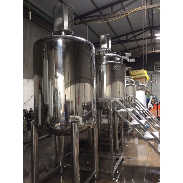 Bồn khuấy gia vị sốt gà